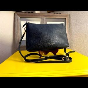 Like new Marc Jacobs Black Leather Crossbody Purse - Gold Zippers